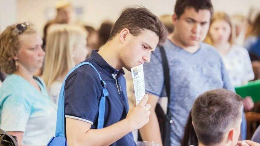 Выпускников предупредили, что принять решение о поступлении в эти белорусские вузы нужно до 15 апреля