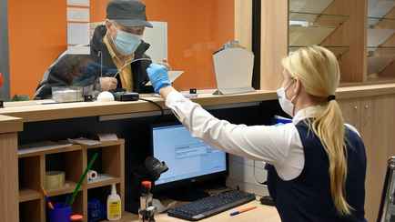 Белорус полтора года получал пенсию умершего человека. Сколько должен вернуть государству?