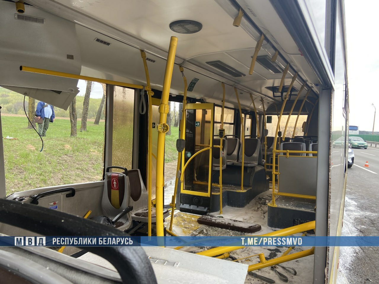 Под Минском автобус въехал в фуру — 14 пострадавших в больнице