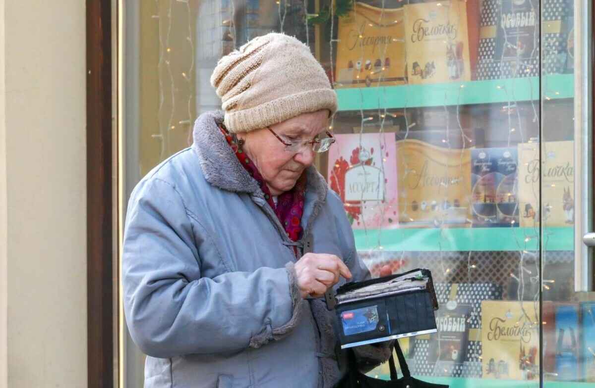 В Минтруда рассказали, что делать белорусам, если из-за неправильной справки им недоплачивали пенсию