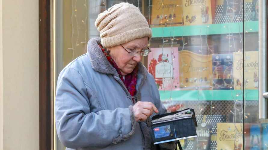 В Минтруда рассказали, что делать белорусам, если из-за неправильной справки им недоплачивали пенсию
