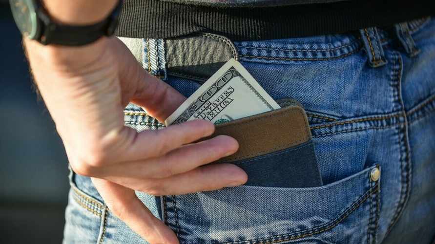 В СК рассказали, кто из белорусов может избежать ответственности за дачу взятки