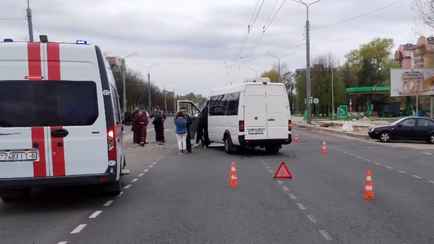 В Могилёве при столкновении маршрутки с легковушкой пострадали шесть человек
