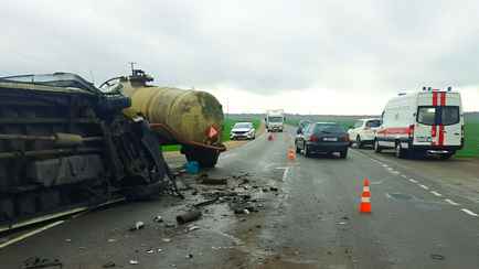 Под Мостами опрокинулась маршрутка с 20 пассажирами, включая двух детей-подростков