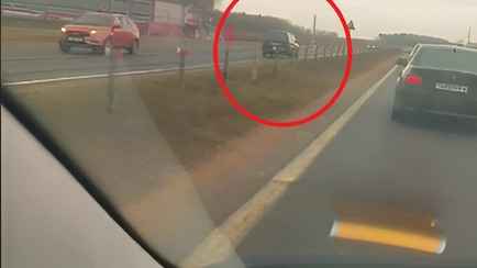 «Хоть бы задом ехал» — В TikTok опубликовали видео из-под Минска с водителем, «из-за которого погибают люди»