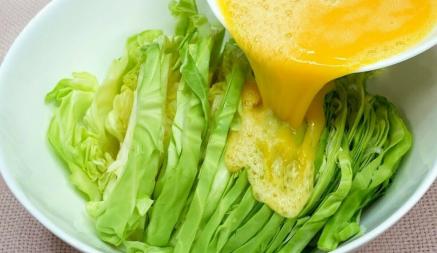 Нарежьте капусту и залейте этой смесью. Как приготовить простой, но непревзойденный ужин?