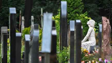 В Дрогичине милиция отправила безработных белорусов на кладбище. Зачем?