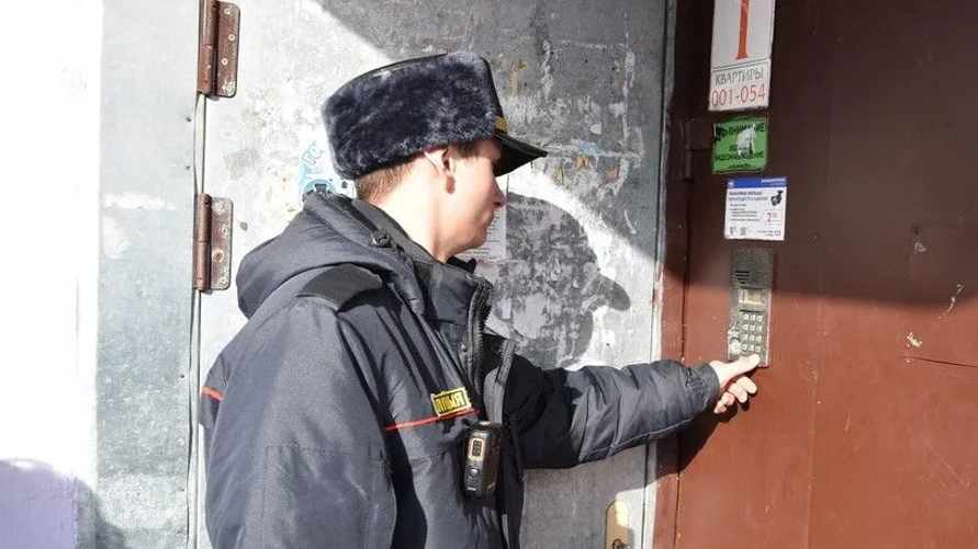 Милиция начала ходить по квартирам жителей Гомеля. Кого пообещали выселить?