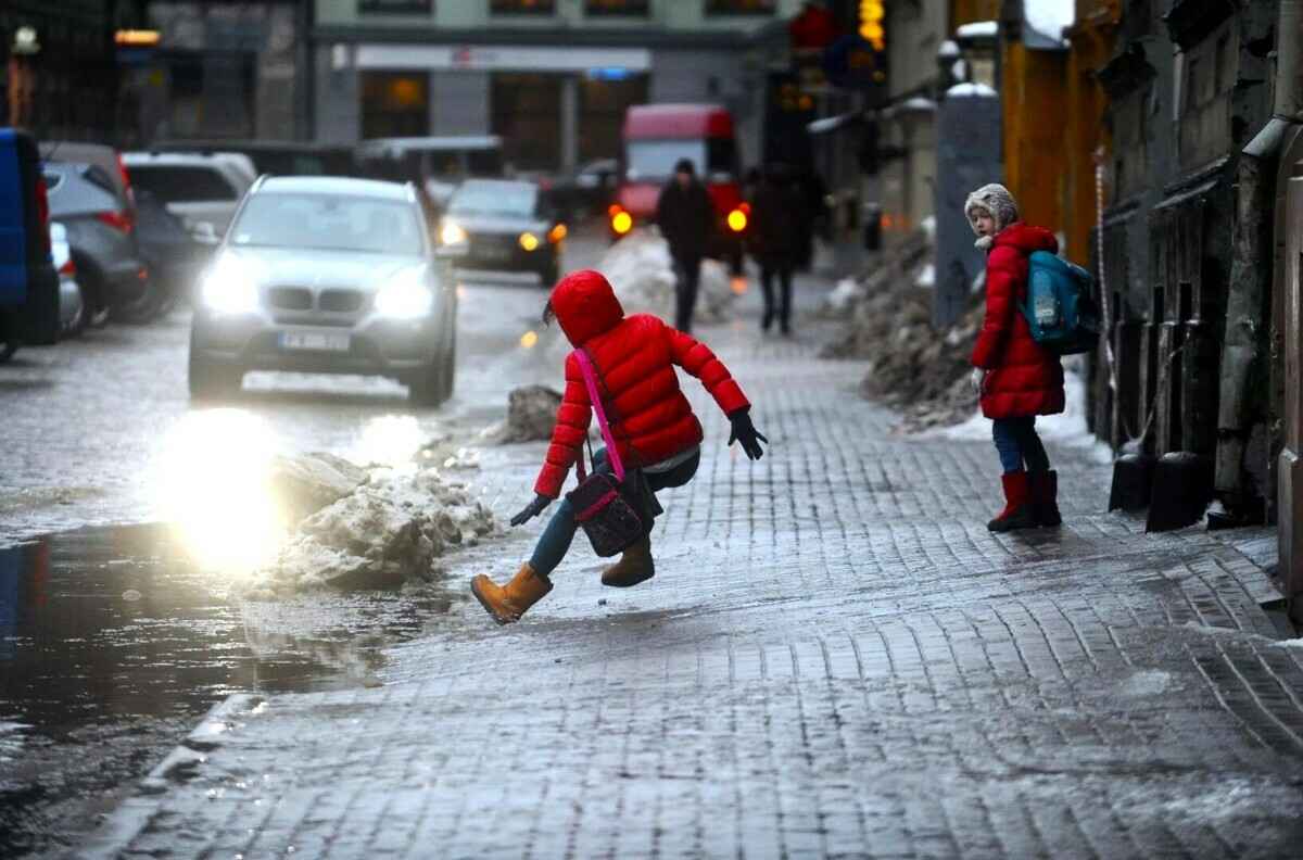 На первых выходных апреля синоптики пообещали белорусам "воздух с африканского континента" и гололедицу