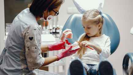 «Чтобы не тряслись руки во время приёма» — Налоговая предупредила об «оперативном мероприятии» для 387 частных стоматологий