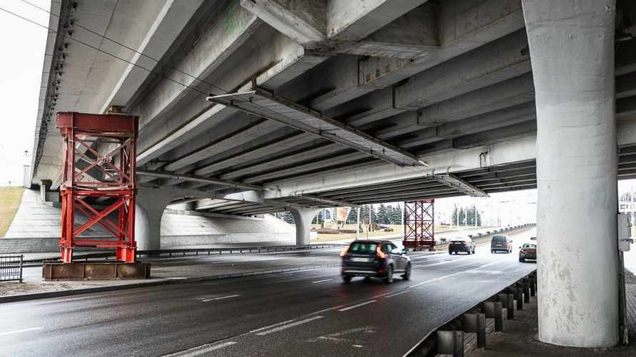 МВД попросило белорусских водителей "особенно осторожно" проезжать мосты. Что случилось?