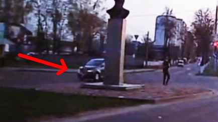 На видео попало, как легковушка сбила 8-летнюю девочку на пешеходном переходе в Борисове