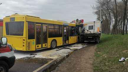 Двоих прооперировали. В ДТП с автобусом под Минском пострадали 43 человека