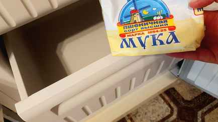Зачем класть муку в морозильник сразу после покупки? Так вы избежите катастрофы на кухне
