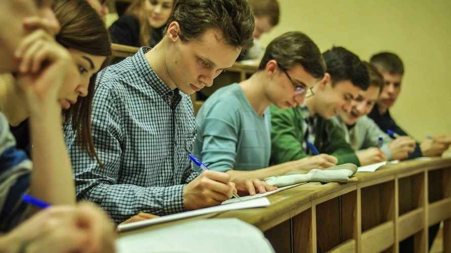 В Минобразования Беларуси рассказали, будет ли отличаться ЦЭ от ЦТ