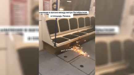 «Спасибо я боюсь теперь ездить» — В ТикТоке появилось видео искр в минском метро. Подписчики оценили реакцию пассажиров
