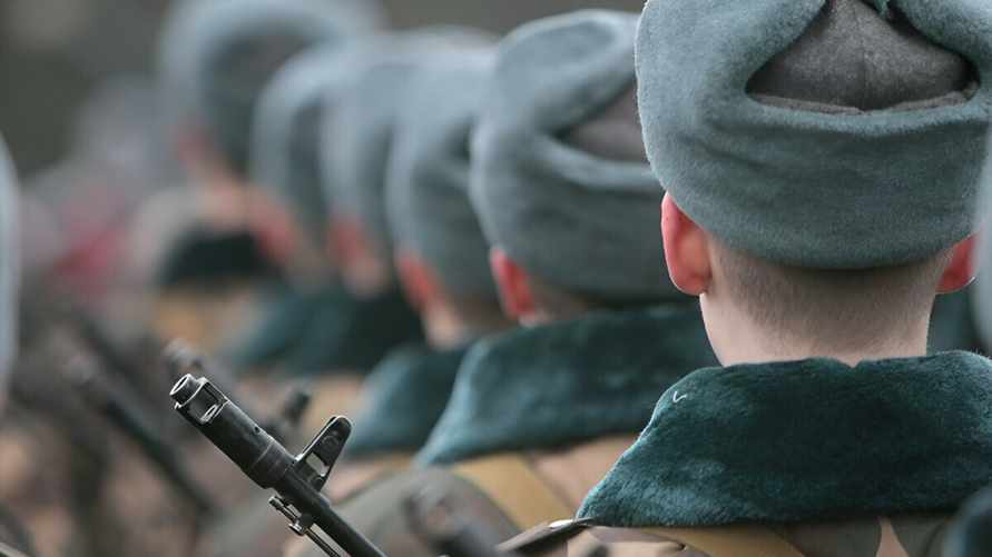 В военкоматах рассказали, сколько тысяч минчан попадут под весенний призыв и пригрозили штрафами до 16 тыс. рублей