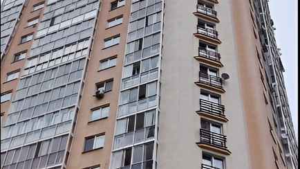 «Хозяин хотел 1,5 миллиона долларов» — Белорус показал «непокорённый» домик в Минске