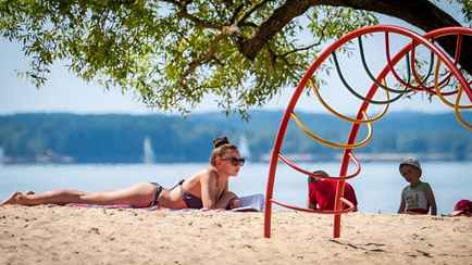 В МВД назвали три пляжа в Минске, где разрешат купаться. А куда отправят патрули на скутерах и с дронами?