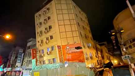 В Тайване из-за землетрясения магнитудой 6,1 покосились дома