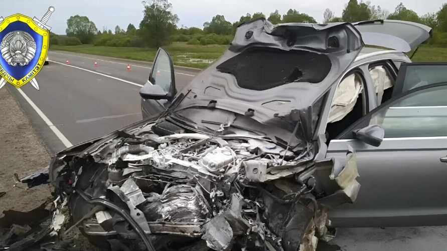 Под Пинском столкнулись четыре автомобиля — погибла семейная пара