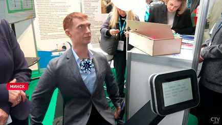 Может рассказать анекдот и разозлиться. Белорусским психиатрам предложили тренироваться на российском роботе-пациенте