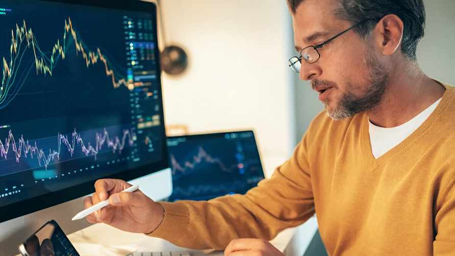 Миллениал, который превратил 6000 долларов в 30 000 благодаря криптовалюте, поделился секретом успеха