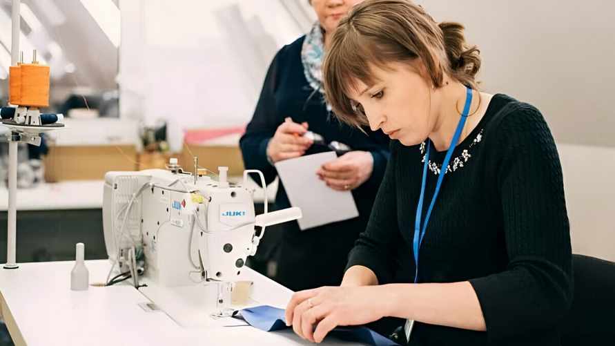 Что белорусам предложили делать за 9-18 тысяч рублей в месяц? Посмотрели самые привлекательные вакансии