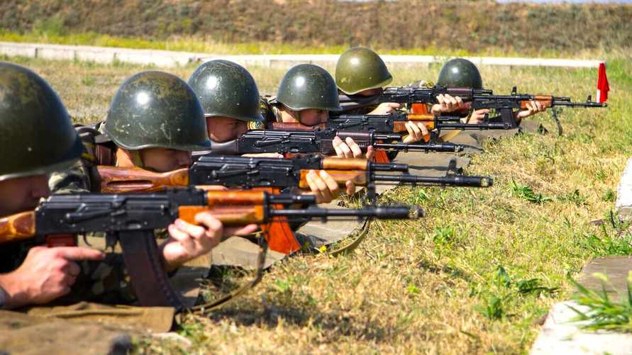 Пограничники попросили жителей Пинского района не пугаться стрельбы весь апрель. Где лучше не появляться?