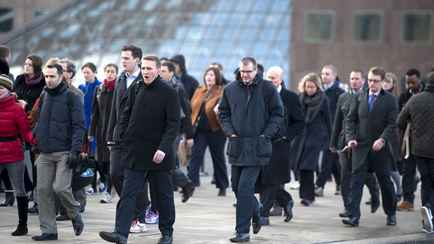 В Польше из-за повышения зарплат начались массовые увольнения. Как так?