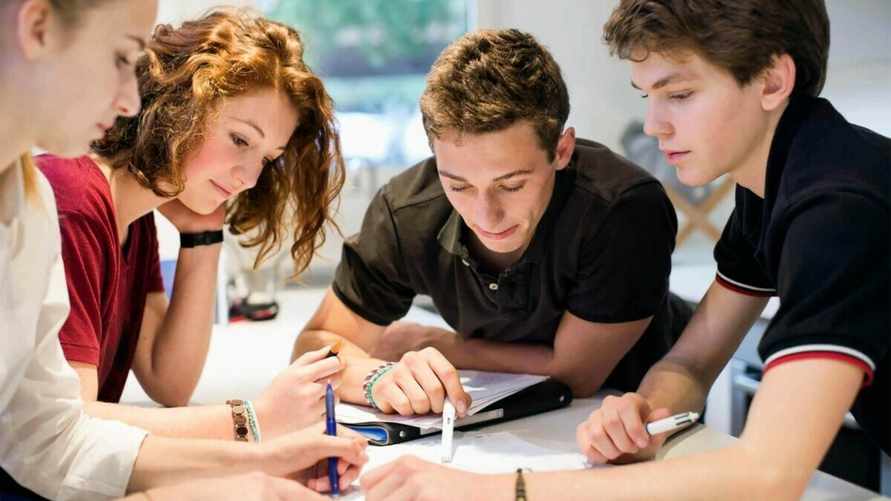 Минобразования разрешило россиянам поступать на бюджет в белорусские вузы. Грядёт конкуренция?