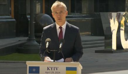«Законное место Украины — в НАТО» — Столтенберг прилетел в Киев с неанонсированным визитом. Зачем?