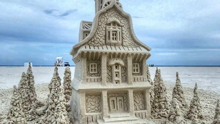 "А потом приходят цветы жизни" - Видео с домом из песка в TikTok собрало больше 2,3 млн просмотров