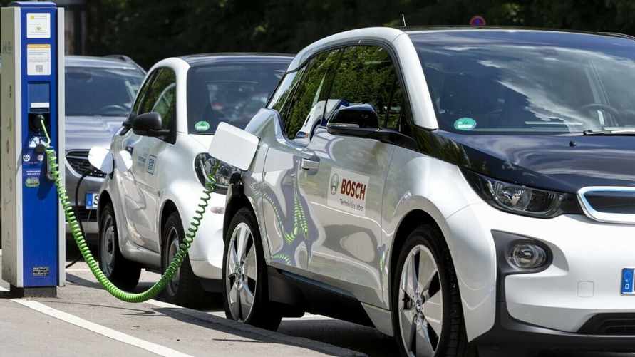 Электокары опаснее, чем бензиновые авто? Британские учёные поделились результатами нового исследования