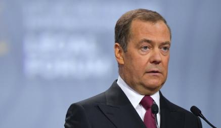 «Это совсем опасно» — Медведев пригрозил расширить «санитарную зону» до Польши