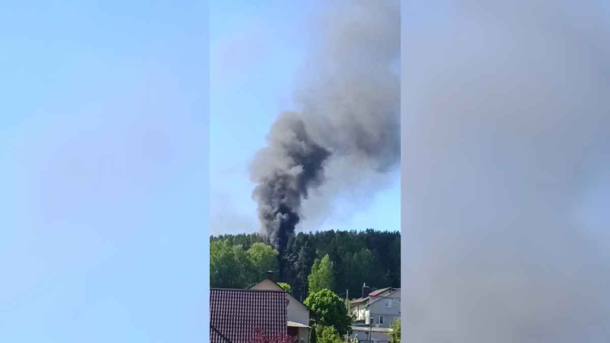 Штраф до 1200 рублей. Гослесохрана составила протокол на жителя Ратомки, сжигавшего мусор на собственном участке