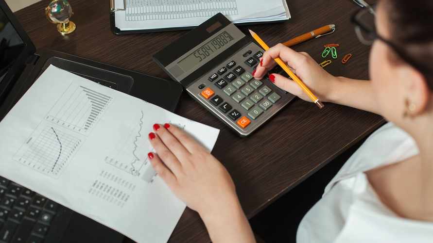 Бухгалтер рассказала коллегам диагноз одного из сотрудников. В НЦЗПД Беларуси рассказали, какой срок грозит