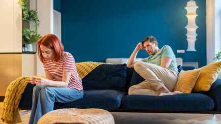 Как распознать токсичные отношения? Вот три примера «красных флагов», которые многие считают «нормальными»