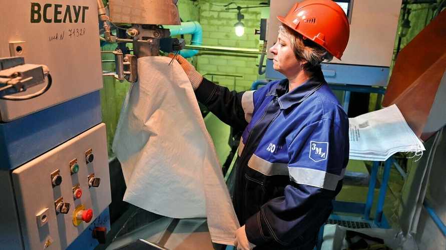 До 5000 рублей. Гродненский "Азот" опубликовал более 700 вакансий. Кого ищут?