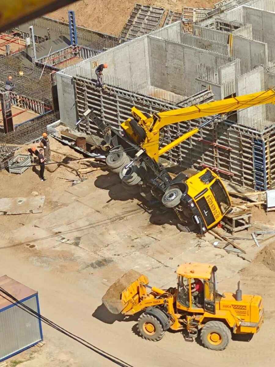 В Минске опрокинулся башенный кран. Есть пострадавшие?