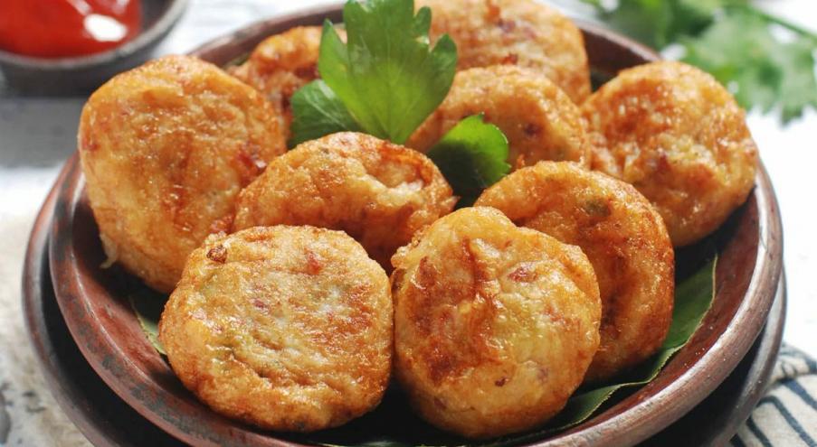 Картофельные крокеты, или перкедель — популярное в Индонезии