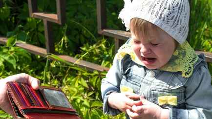 Найдут везде? Лукашенко утвердил соглашение о поиске белорусов-«алиментщиков» в России