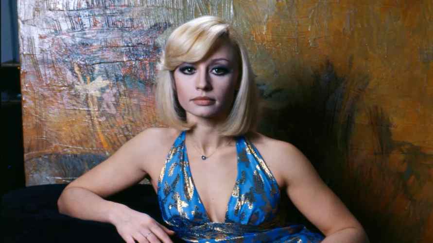 Итальянская певица Рафаэлла Карра