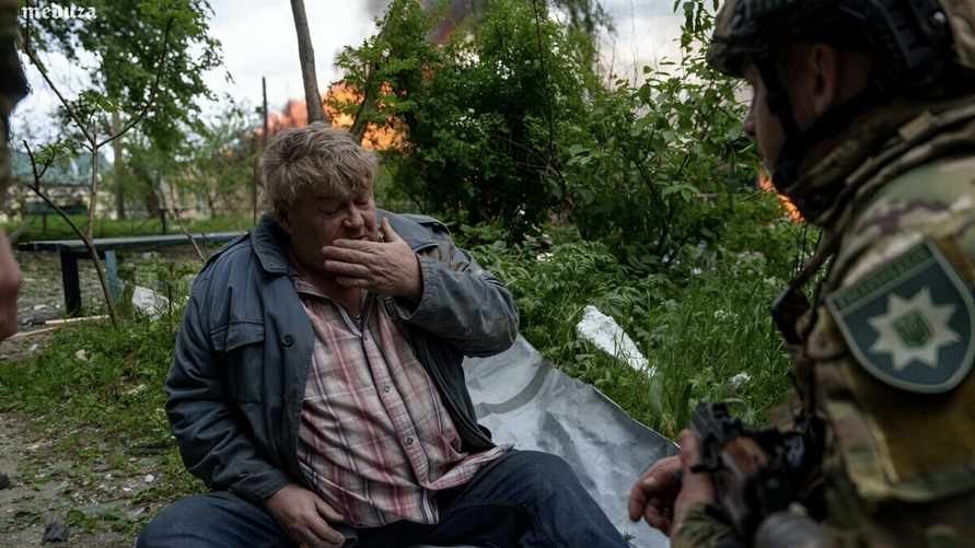 Российское наступление вынудило эвакуироваться тысячи украинцев в Харьковской области. Где идут бои?