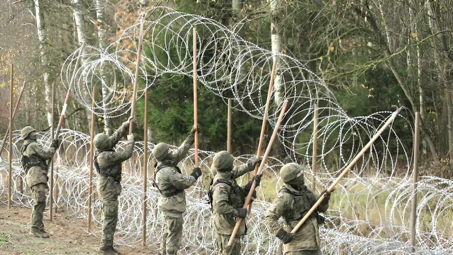 Тайны "Восточного щита". Что власти Польши на самом деле задумали сделать на границе с Беларусью?