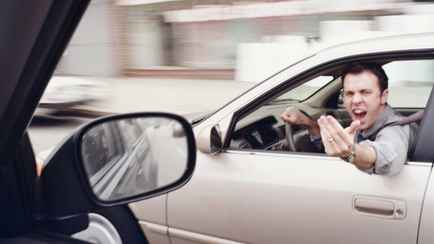 Эти 10 простых правил игнорируют многие водители. Как белорусам стать для всех на дорогах примером вежливости и безопасности?