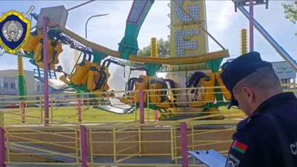 В Лиде 11-летняя девочка выпала из экстремального аттракциона. Следователи и медики раскрыли подробности ЧП