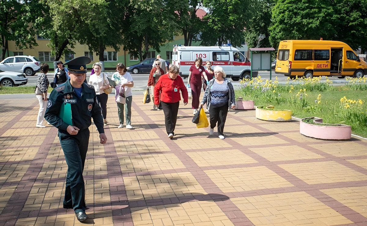 В белорусской деревне на границе с Украиной эвакуировали десятки жителей. Что случилось?