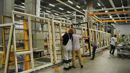 Импортных станет меньше? «Беллесбумпром» предложил Совмину ограничить ввоз деревянной мебели, окон и дверей