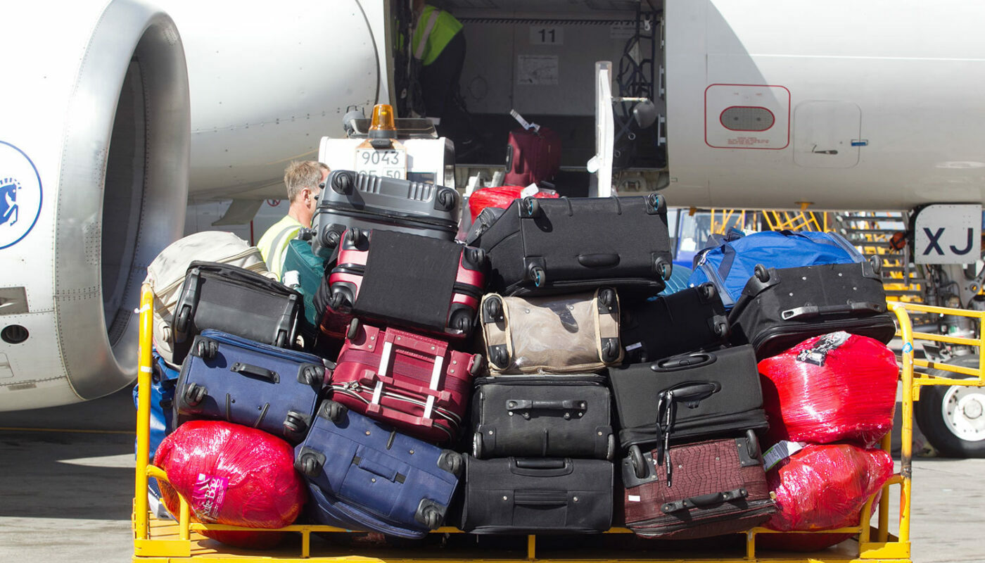 Эксперты назвали худший чемодан для перелётов. А почему важен правильный цвет?